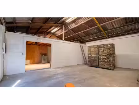bâtiment d’entreprise à louer à sint-eloois-winkel pour € 425