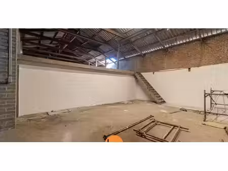bâtiment d’entreprise à louer à sint-eloois-winkel pour € 470