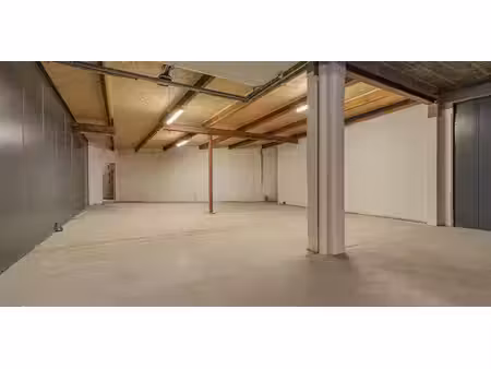 entrepôt à louer à dendermonde pour € 700