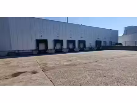 bâtiment commercial à louer à olen pour € 7.384