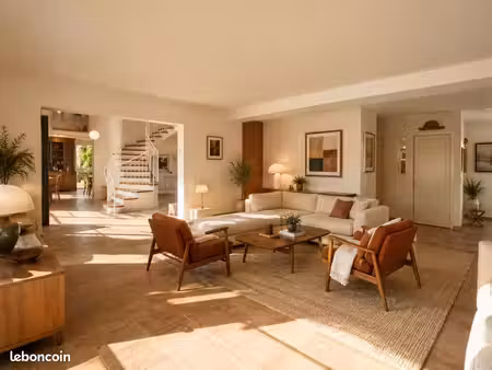 maison 5 pièces 324 m²