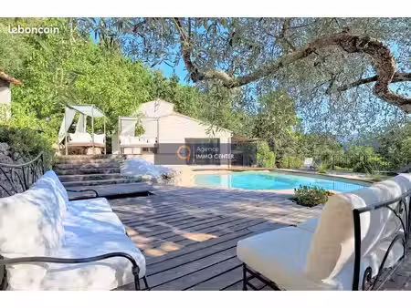 propriété 6 pièces 220 m²