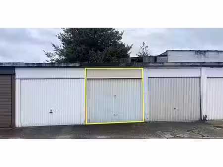 box à vendre à niel pour € 25.000