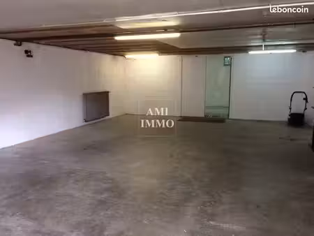 local 180 m² bièvres