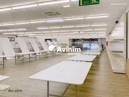 local commercial 700 m² bruyères