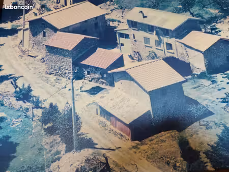 propriétée ancienne ferme en pierre avec vue exceptionnelle