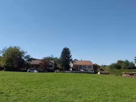terrain 1215 m²