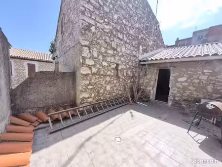 bel appartement t2 avec terrasse et garage