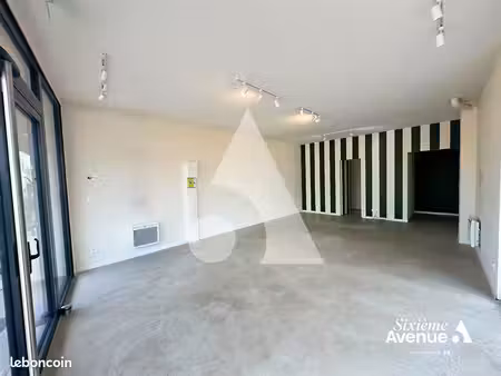 local commercial 49 m² lardy