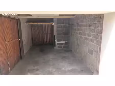 garage/box