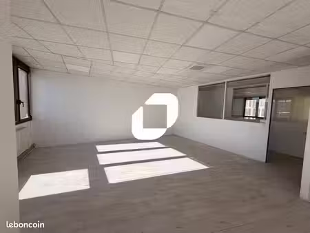 bureau 175 m²