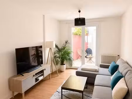 charmante maison de ville 90 m² utiles avec patio privé – rue calme