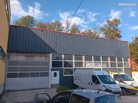local garage entrepot