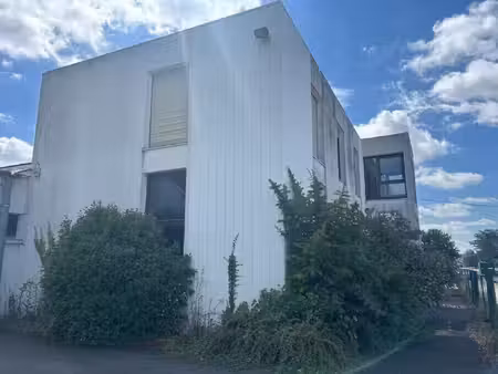 location local d’activités saint amand montrond 18200 4000m²