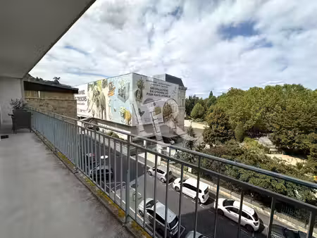 t4 meublé avec balcon et garage