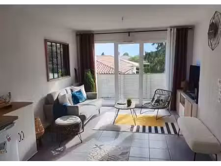 appartement t2 parempuyre - 40 m2 - 790 euros ttc