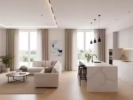 rare!!! superbe 3 pièces avec balcon proche métro!