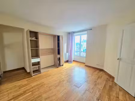 orsay studio meublé - 22 77 m²