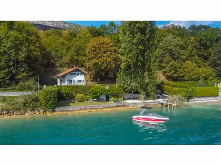 doussard maison savoyarde avec vue imprenable sur le lac d