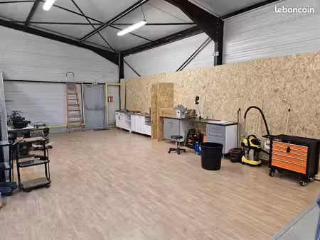 local 180 m2