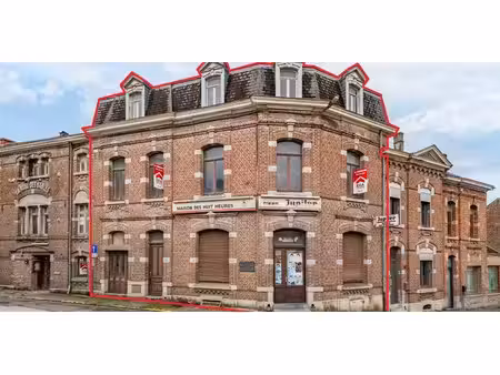 usage mixte à vendre à jemelle pour € 120.000 avec 5 chambres à coucher