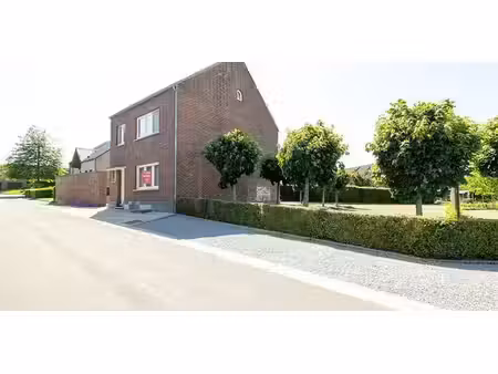 maison à vendre à hoeselt à partir de € 165.000 avec 4 chambres à coucher