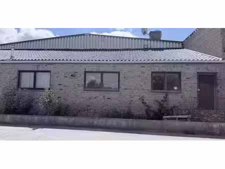 bureau à vendre à dour pour € 40.000