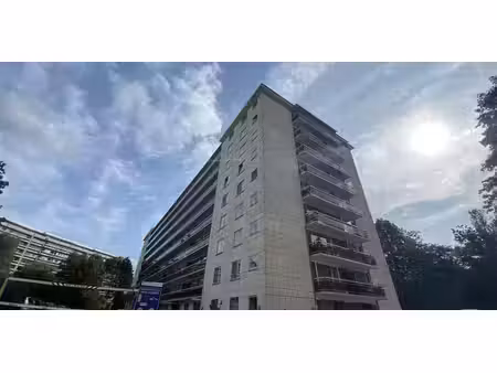 box à vendre à evere pour € 28.000
