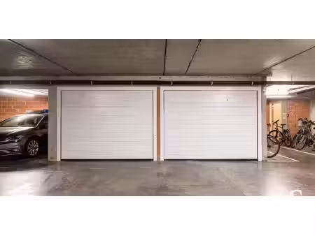 box à vendre à eeklo pour € 28.500