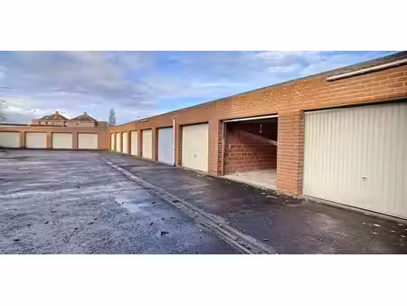 box à vendre à ieper pour € 32.000
