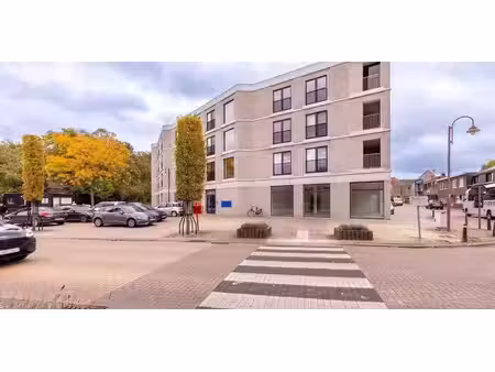 bien commercial à vendre à geel pour € 125.723