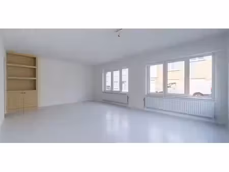 bureau à vendre à sint-pieters-leeuw pour € 110.000