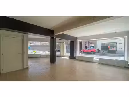 bâtiment commercial à vendre à tournai pour € 130.000