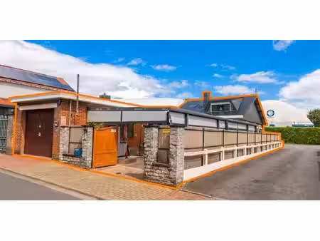 maison à vendre à jumet pour € 30.000 avec 3 chambres à coucher