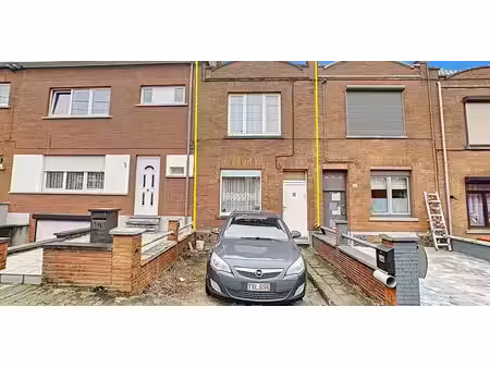 sous option - maison à vendre à saint-vaast avec 2 chambres à coucher
