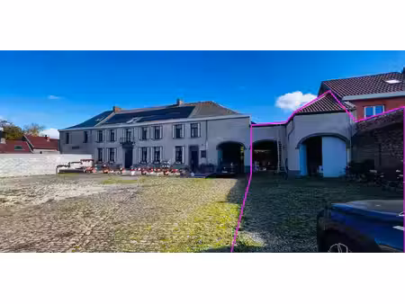 villa-manoir à vendre à wihéries pour € 99.000 avec 2 chambres à coucher