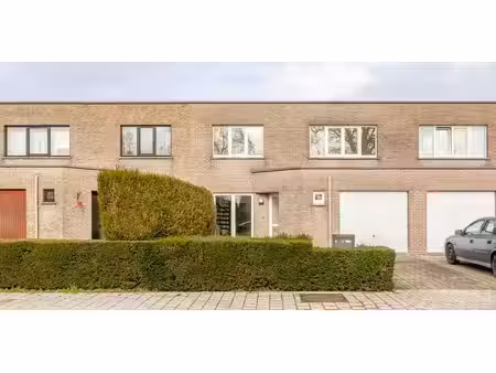 maison à louer à oostakker pour € 1.200 avec 4 chambres à coucher