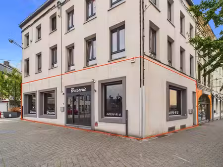 surface commerciale ± 117 m² au cœur de la louvière