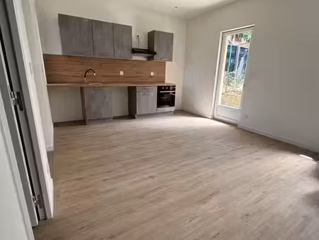 t3 rénové métro jolimont dans maison avec jardin au calme