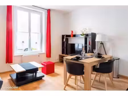 t2 meublé avec terrasse & vue mer  à 2 pas de la gare de brest