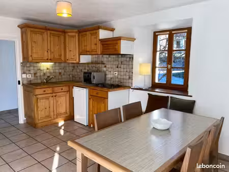 appartement 57 m2  parking   terrasse  cave
