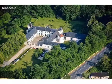 maison dans dépendance de château