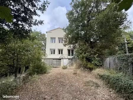villa 4 pièces 98 m²
