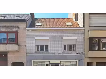 usage mixte à vendre à stene pour € 225.000 avec 2 chambres à coucher