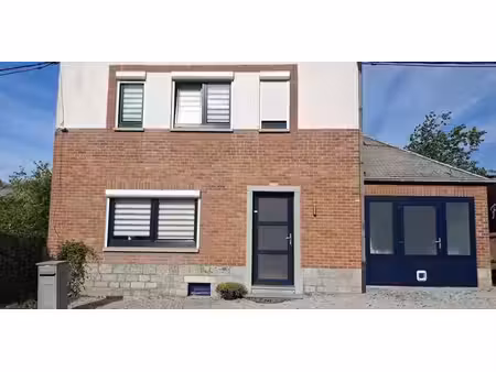 villa à vendre à couvin pour € 275.000 avec 3 chambres à coucher