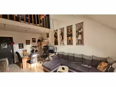 immeuble d'appartements à vendre à gilly pour € 200.000 avec 4 chambres à coucher