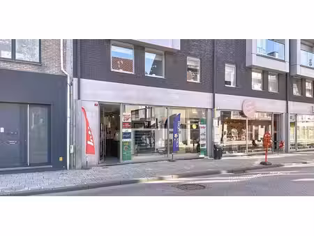 sous option - bien commercial à vendre à aartselaar