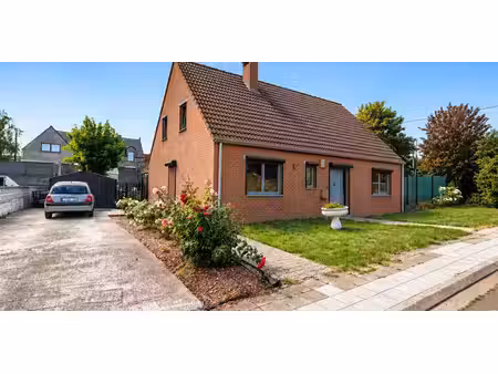 villa à vendre à gilly pour € 315.000 avec 5 chambres à coucher