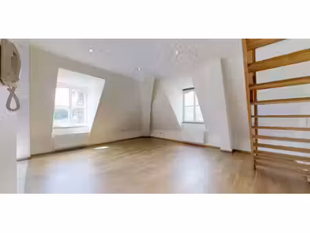 duplex à vendre à enghien pour € 275.000 avec 3 chambres à coucher