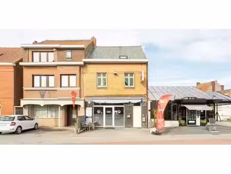 usage mixte à vendre à espierres pour € 239.000 avec 4 chambres à coucher